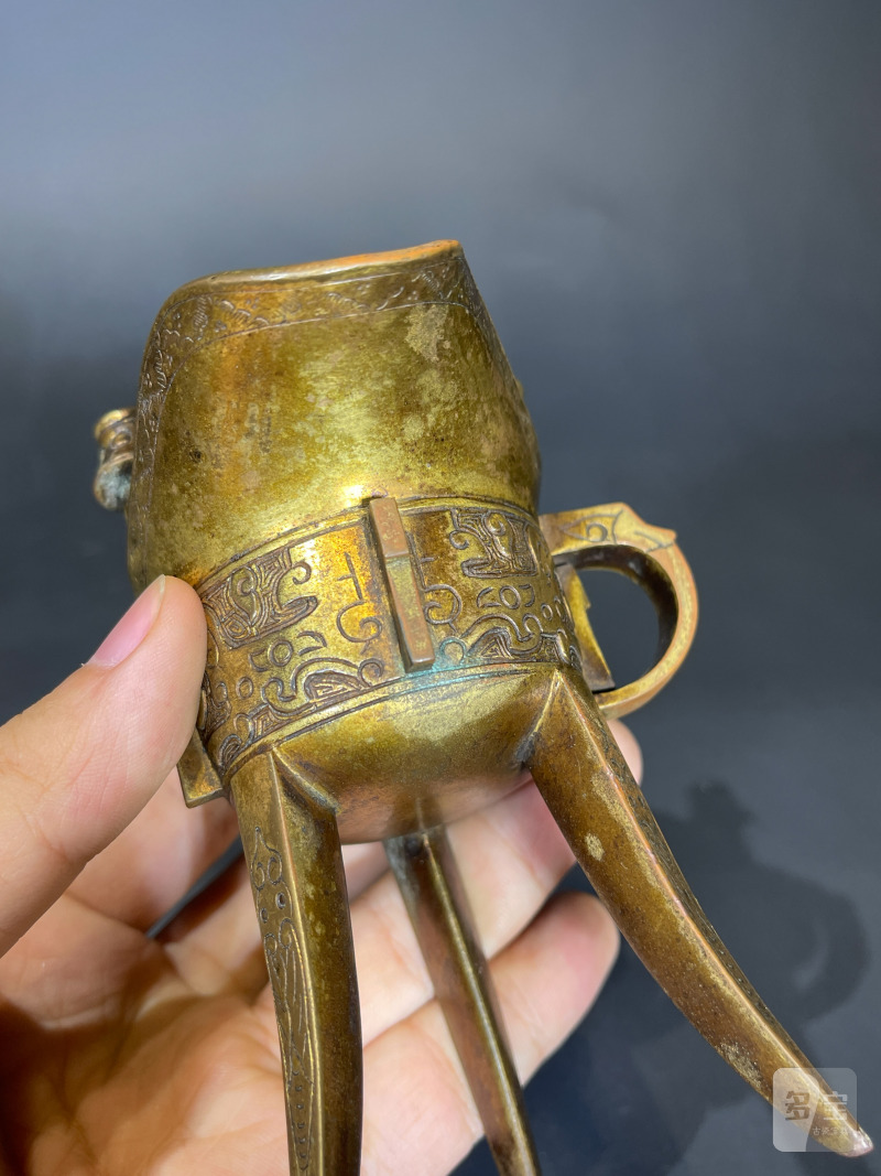 明 铜鎏金云雷地兽面纹爵杯 - 图9